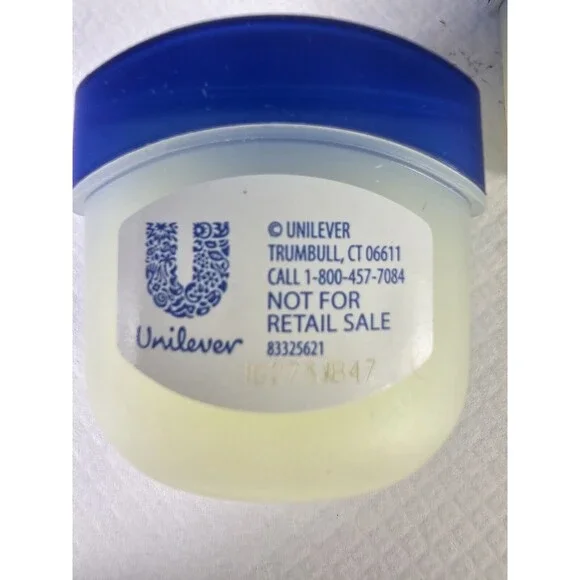 20 Pack Vaseline 100% Pure Petroleum Jelly Original Skin Protectant, 0.25 OZ - Picture 5 of 9